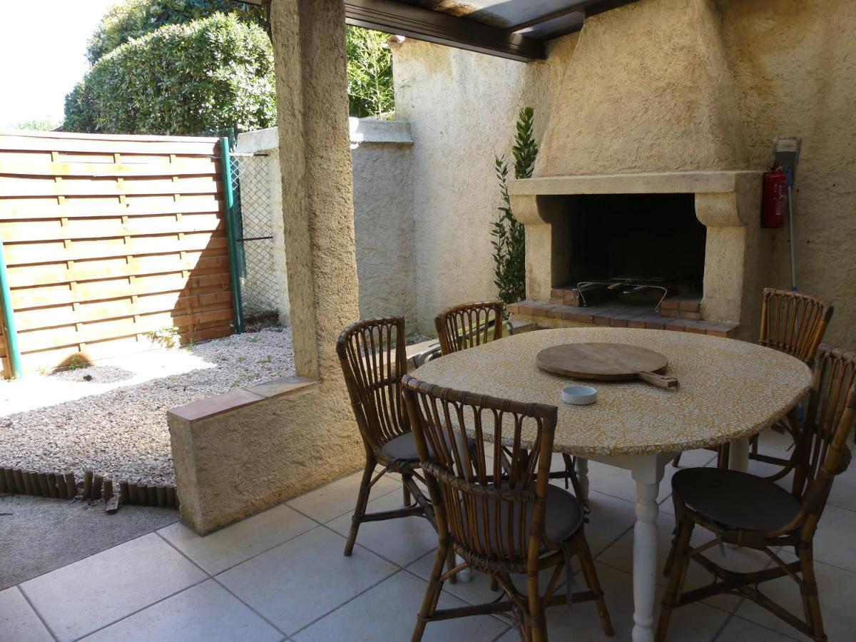 Rez de jardin au calme et proche mer Mandelieu Exterior foto